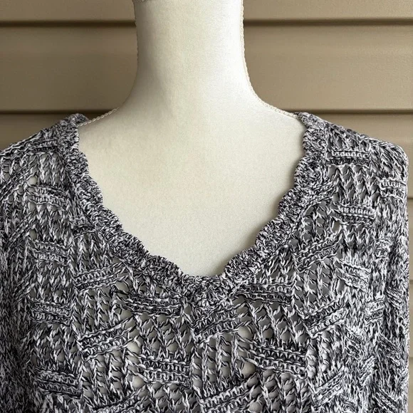 •LOFT• Open-Weave Marled V-Neck Sweater - Size Large - Picture 3 of 7